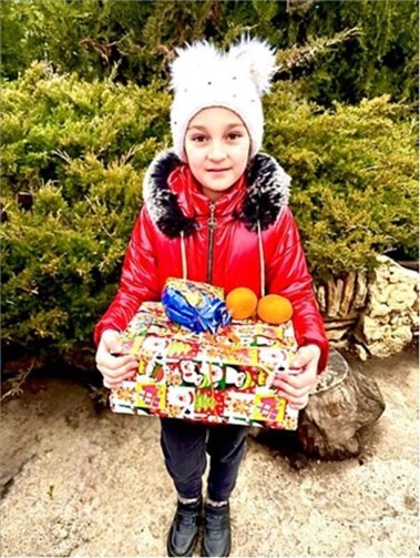 Jedes Päckchen zaubert ein Lächeln in das Gesicht eines glücklichen Kindes.