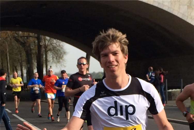 Jendrik Graß lief neue persönliche Halbmarathonbestzeit! Veranstalter DeutschePost Marathon