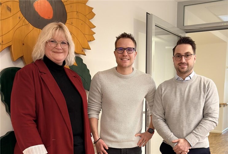 Jennifer Mohr und Jonas Wilbert (r.) im Gespräch mit Nico Cordes.