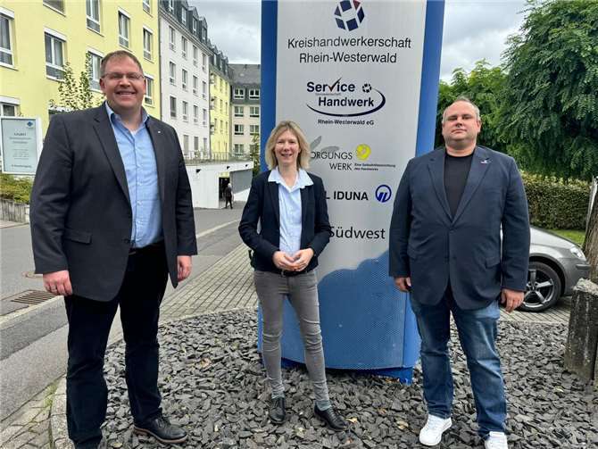 Jenny Groß (CDU) mit mit Hauptgeschäftsführer Michael Braun und Geschäftsführer Martin Reiz der Kreishandwerkerschaft Rhein-Westerwald.  Quelle: Büro von Jenny Groß
