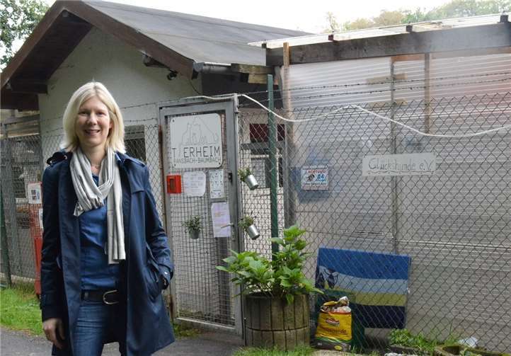 Jenny Groß MdL vor dem Tierheim.Foto: privat