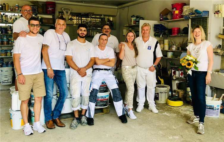 Jenny Groß konnte beim Besuch alle Mitarbeiter der Malerwerkstatt Hess kennenlernen. Foto: privat