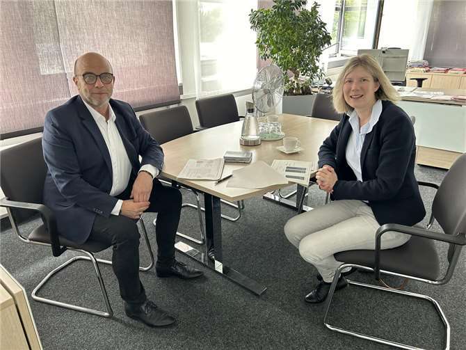 Jenny Groß mit Geschäftsführer Elmar Wagner. Foto: privat