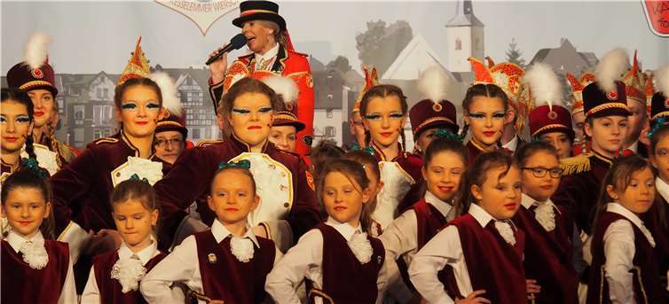 Jenny Schreiber (Mitte) begrüßte die Gäste.-HH-