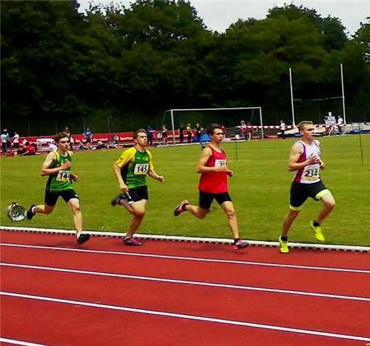 Jens Mildenberger führt das Feld der 800-Meter-Läufer an.privat