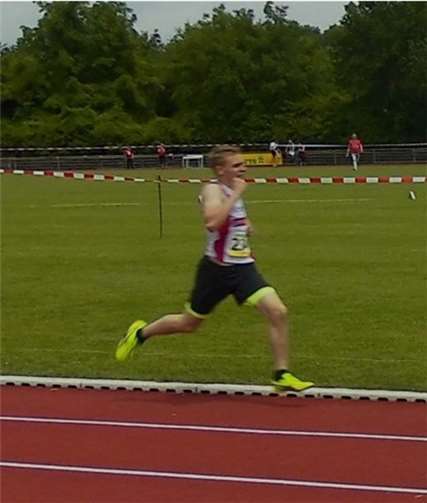 Jens Mildenberger im Endspurt des 800 Meter-Laufes.privat