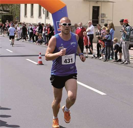 Jens Nürnberg auf der Zehn-Kilometer-Strecke beim Osterlauf in Selters. privat
