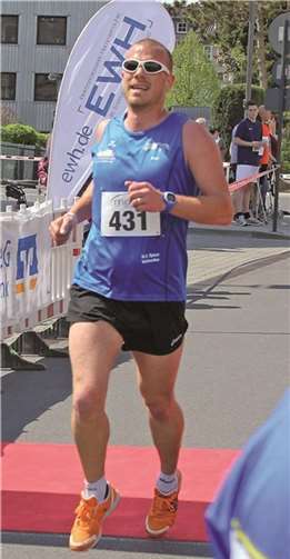 Jens Nürnberg gewann seine Altersklasse beim Zehn-Kilometer-Hauptlauf.