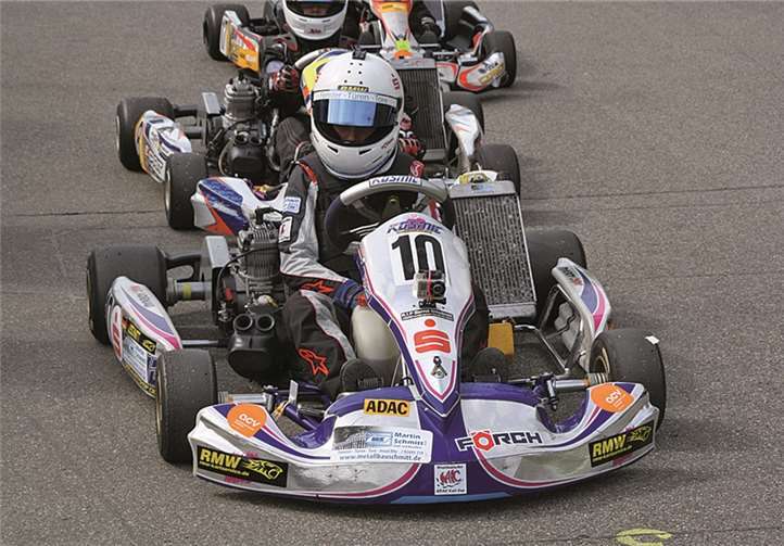 Jens Schmitt mit seinem Kart kurz vor dem Start.privat