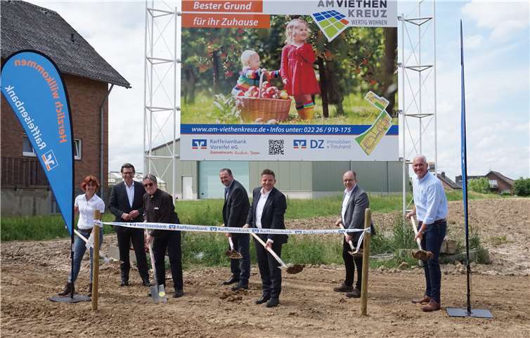 Jetzt kann die Hochbauphase starten und so wird das Viethenkeuz vielen Familien bald eine neue Heimat bieten.Foto: Raiffeisenbank Voreifel eG