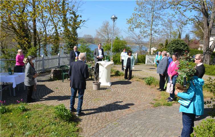 Jetzt verabschiedete sich Mechtilde Neuendorff als Leiterin des Seniorenzentrum Heinrich-Haus in Engers mit einer kleinen, coronaconformen Feier im Garten des Seniorenzentrums.Foto: Heinrichhaus