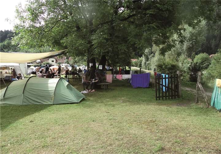 Jeweils eine Woche verbrachte die Gruppe in den beiden ehemals zu Jugoslawien gehörenden Ländern auf Zeltplätzen. privat