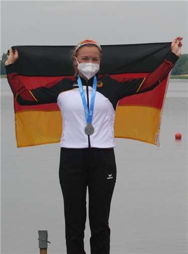 Jil Rübel (17) bei der Siegerehrung.