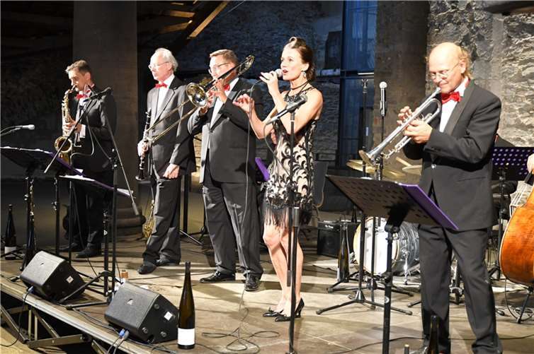Joe Wulf & the Gentlemen of Swing begeisterten zuletzt in der Sayner Hütte und treten nun im Rahmen der Nacht der Vulkane in Mendig auf.  Foto: Kreisverwaltung MYK/Morcinek