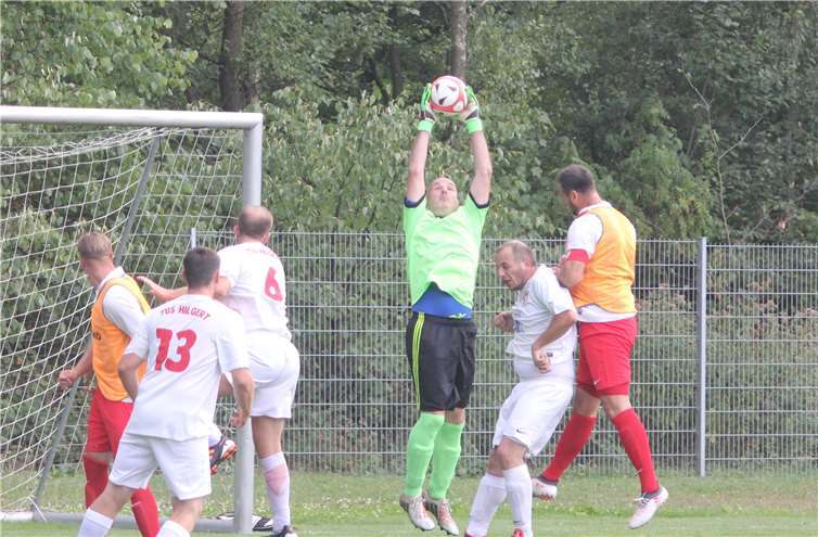 Jörg Groschupf hielt nicht nur hier seinen Kasten sauber: Im Duell mit Kosova Montabaur siegte der TuS Hilgert auch dank der Leistung seines Schlussmanns mit 2:1.TH