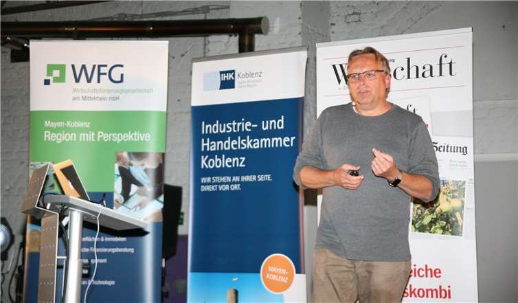 Jörg Heynkes begeistert in seiner Rolle als „Der ZukunftsMacher“ seine Zuhörer, hinterlässt sie zeitweilig aber auch so gut wie sprachlos.