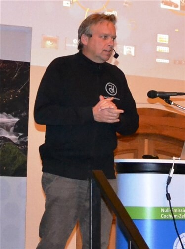 Jörg Heynkes während seines Vortrages.