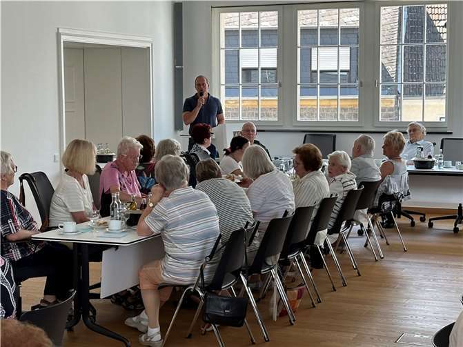 Jörg Lempertz, Bürgermeister VG Mendig, begrüßte die Frauen und Männer von Pro Mendig im Großen Ratssaal.  Fotos: Stefan Pauly/VG-Verwaltung Mendig