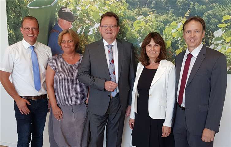 Jörg Lempertz (stellvertretender Fraktionsvorsitzender), Dr. Ute Stuhlträger-Fatehpour (stellvertretende Fraktionsvorsitzende), Georg Moesta (Vorsitzender der CDU-Kreistagsfraktion), Mechthild Heil (Vorsitzende des CDU-Kreisverbandes) und Horst Hohn (Geschäftsführer der CDU-Kreistagsfraktion) (v. l. n. r.).