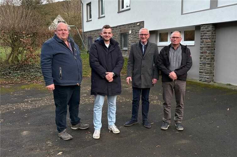 Jörg Marienfeld, lokal ansässiger Landwirt und Verbandsgemeinderatsmitglied; Julius Knieps, stellv. Fraktionsvorsitzender Verbandsgemeinderat Altenahr; Guido Orthen, Landtagskandidat; Heinrich Groß, Ortsbürgermeister Heckenbach (v.l.).