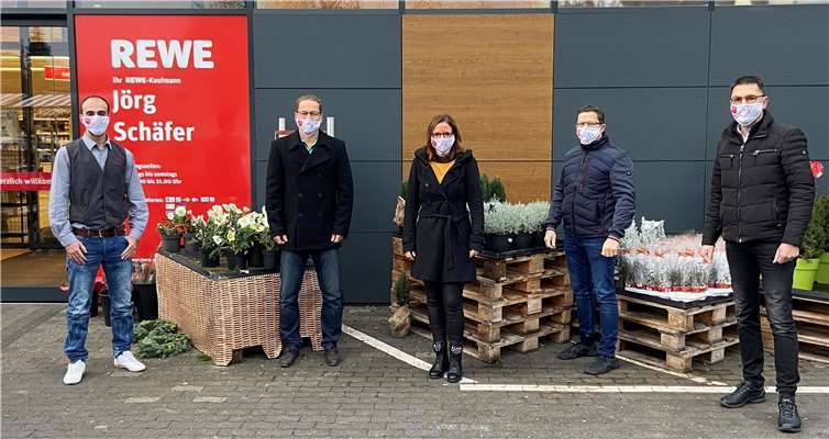 Jörg Schäfer, Ben Hajrizaj und von der Werbegemeinschaft: Marina Manten, Patrick Küpper und Volker Danko. Fotos: privat