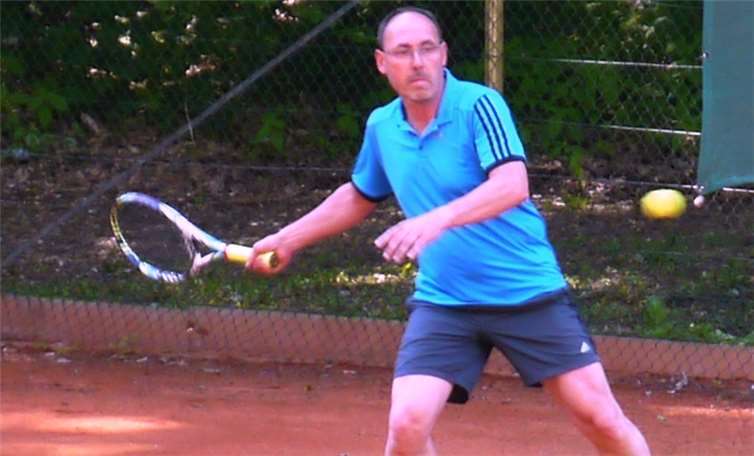 Jörg Stallmann - Herren 50 - war in seinem Einzel mit 6:0 und 6:1 erfolgreich. Foto: Dietrich Rockenfeller/TC Steimel