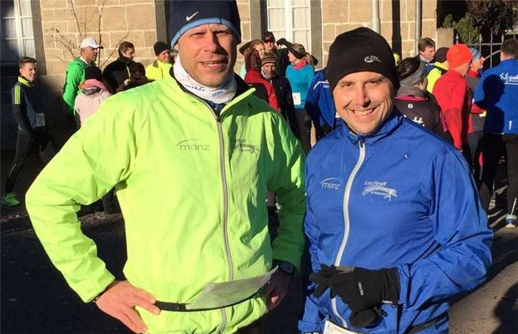 Jörn Daleki und Stefan Kreil liefen den Silvesterlauf in Wehr. Privat