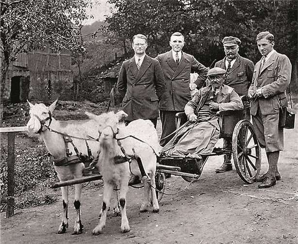 Johann Cremerius mit seinem Ziegengespann Archiv Peter Eichen