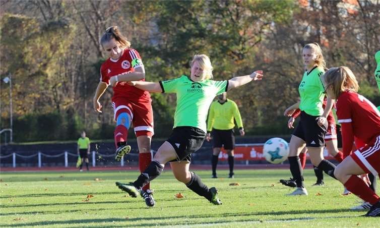 Johanna Kuhn trifft zur 1:0-Führung.Guido Kölzer