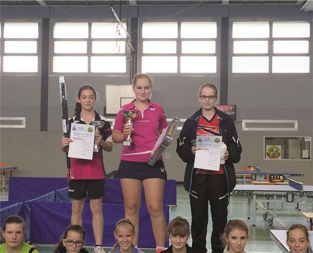 Johanna Pfefferkorn auf dem Siegertreppchen beim Top 10 Turnier in Altenahr.privat
