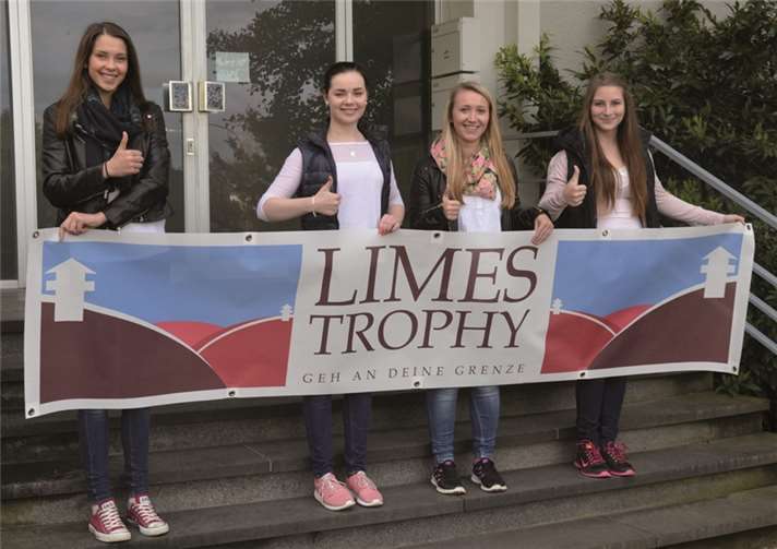Johanna Quirmbach, Lorena Mitschke, Jennifer Gehlen, Leonie Darscheid vertreten die SMS bei der Limes-Trophy.privat