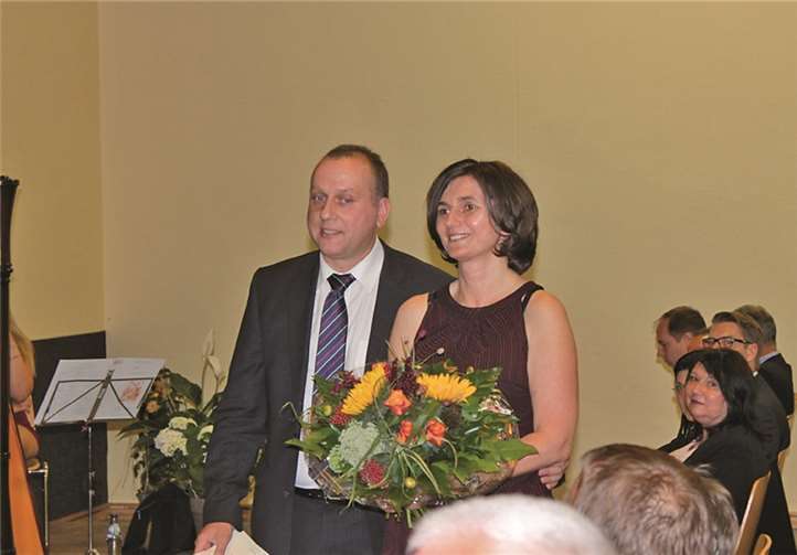 Johannes Bell dankte seiner Frau für die Unterstützung während des Wahlkampfes