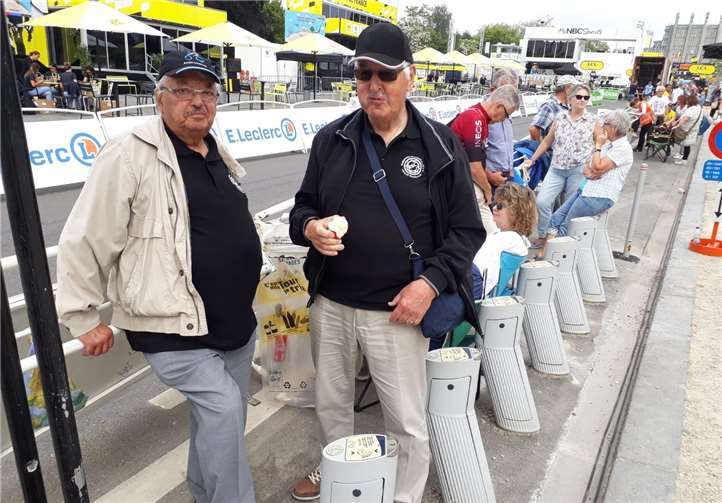 Johannes Buis (li.) und Heinz Radermacher (re.) hatten freie Sicht auf die Rennstrecke.