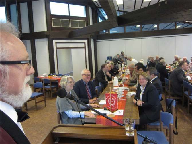 Johannes Emmerich (SPD-Ortsvereinsvorsitzender Melsbach) und Gäste.Michael Schönberg