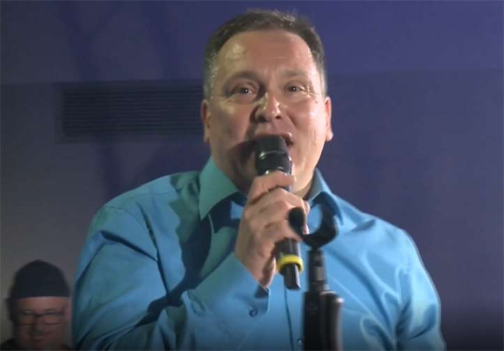 Johannes Held, Tontechniker & DJ, präsentierte in der Mainacht die Jukeboxparty.