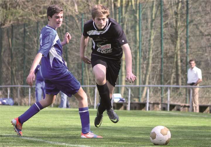 Johannes Kluth (rechts) erzielte den wichtigen Führungstreffer für die SG Bachem/Walporzheim.privat