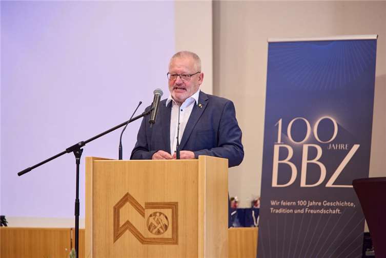 100 Jahre Bundesbildungszentrum des Deutschen Dachdeckerhandwerks in Mayen Johannes Lauer, Vorsitzender des Berufsbildungswerks des Deutschen Dachdeckerhandwerks (BBW) und Landesinnungsmeister Rheinland-Pfalz. Foto: Photo-Herzmann