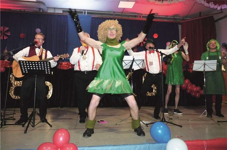 Johannes Schneider rockte als „Cordula Grün“ die Bühne.