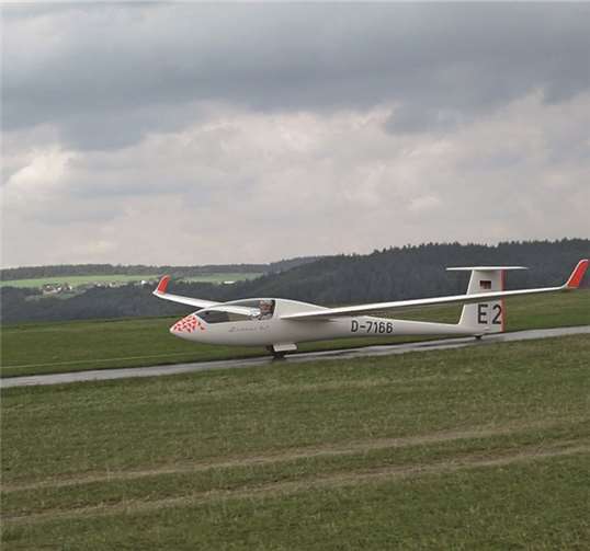 Johannes Schorn startet mit dem neuen Discus CS der SFG Wershofen. Uwe Bodenheim