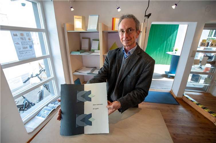 John Gerard zeigte seine Papierkunst. Fotos: CEW