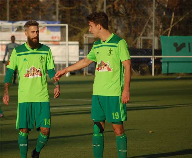 John Rausch (links) und Manuel Oster bekamen das Spiel nicht in den Griff.