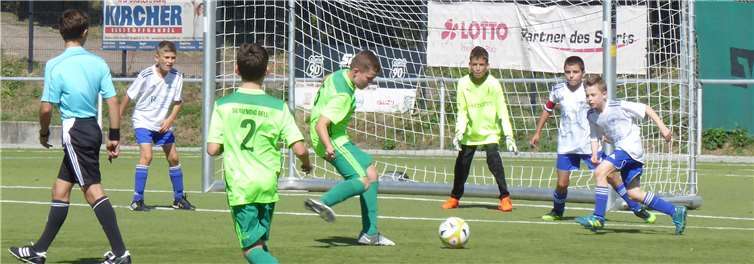 Jonah Wicha bei dem Versuch sich ebenfalls in die Torschützenliste einzutragen. privat