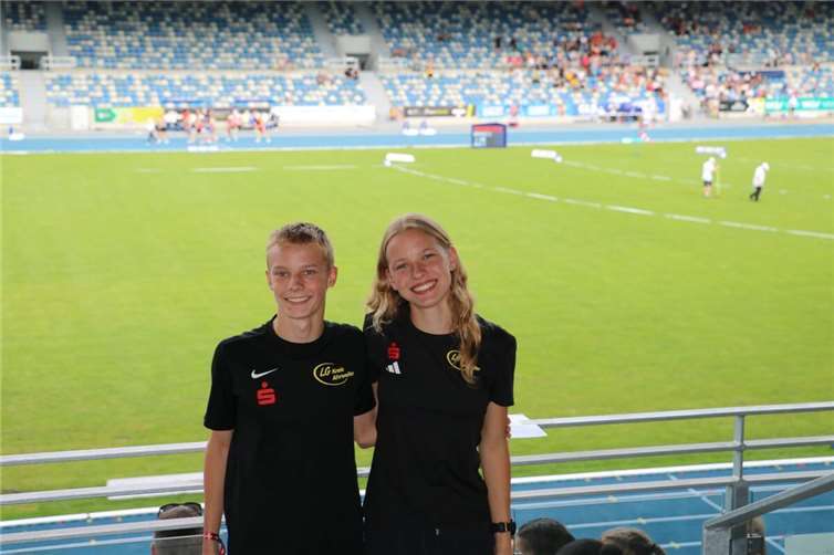 Jonas Löcher und Helene Leimkühler freuen sich über ihre guten Leistungen bei den Deutschen Meisterschaften. Foto: Carsten Löcher