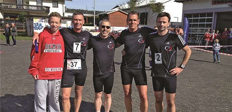 Jonas und Herbert Götte, Franz Maurer, Michael Brand und Christoph Schmitt überglücklich nach dem tollen 3. Platz. Privat