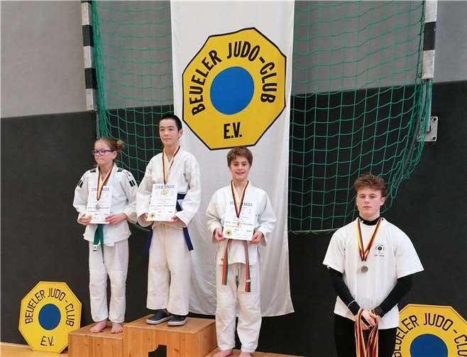 Jonathan Vollberg auf dem Siegertreppchen. Quellen: Breitensportverein Rheinbach