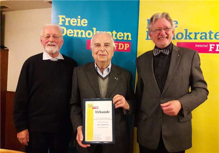 Josef Bohnen erhielt die Ehrenmitgliedschaft der FDP. FDP Rheinbach