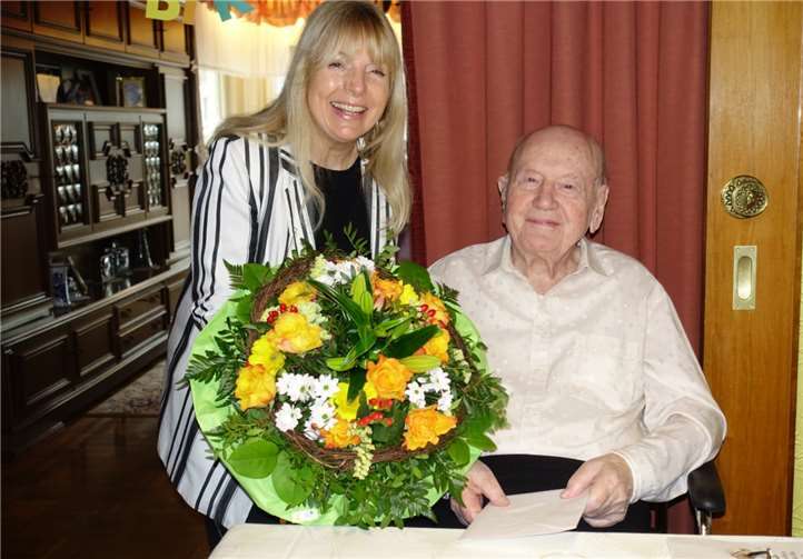 Josef Himrich freute sich über Besuch von Gabriele Zils.Foto: privat