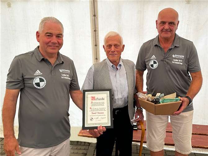 Josef Jüssen wurde zu 75 Jahren Hertha Buschhoven geehrt.