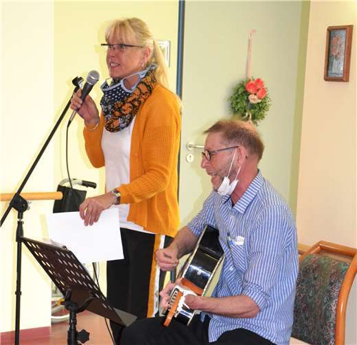 Josef Luy und Simone Ebert in Aktion.