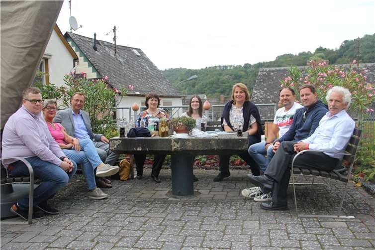 Josef Oster diskutierte mit den Lehmenern über bundespolitische und kommunalpolitische Themen. Foto: privat